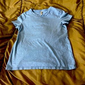 Women’s Banana Republic size XS light blue cotton blend classic t-shirt